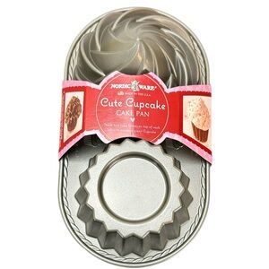 Nordic Ware Cast Aluminum Nonstick Cute Cupcake Cake‎ Pan 6 Cup Made in the USA